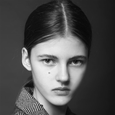 JULIA G.